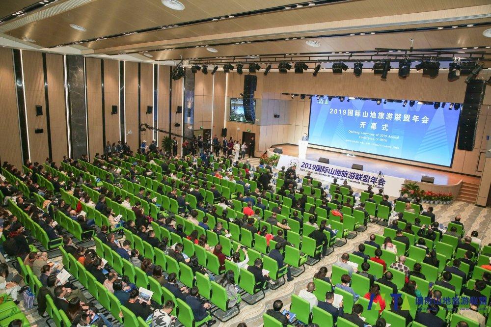 卢雍正最新探索之旅，自然美景中的心灵寻觅与平和之旅