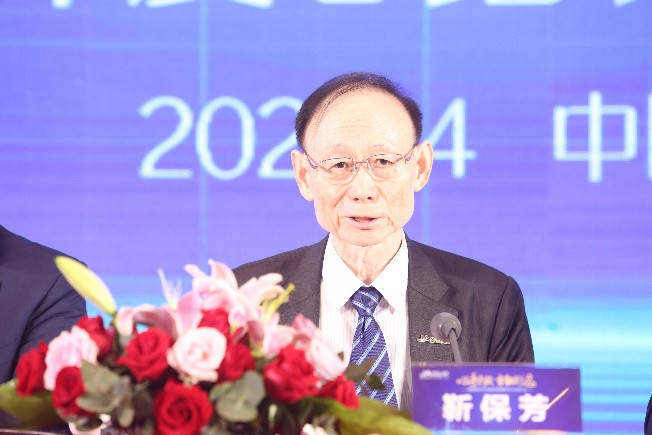靳保芳最新,靳保芳最新论述，多维度视角下的观察与解析