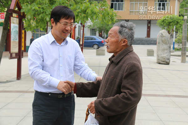 张尚华最新日常，城市温情时光
