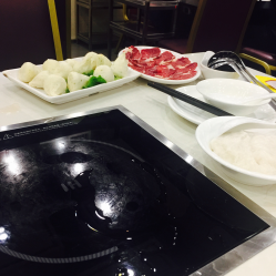 二锅水资讯，小巷深处的独特风味，探索特色小店之旅