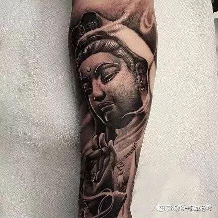 爱与陪伴的温馨故事，最新手臂纹身展示